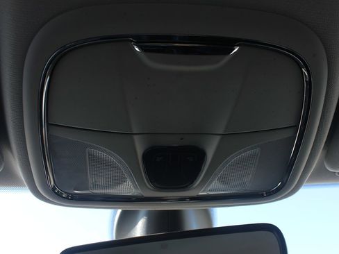 Used 2019 Jeep Cherokee Limited w/ Luxury Group image 24