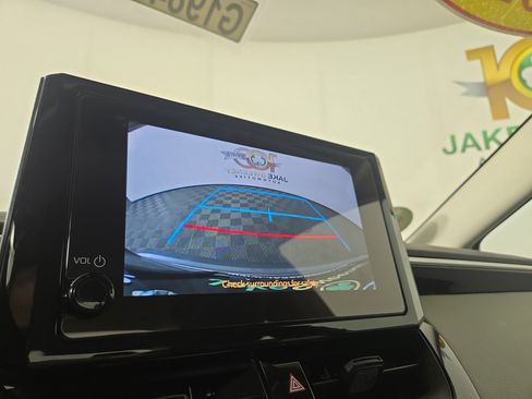 Used 2025 Toyota Corolla LE image 20