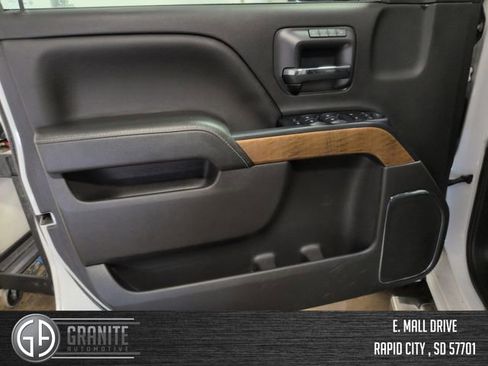 Used 2018 Chevrolet Silverado 1500 LTZ AWD/4WD image 10