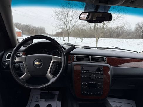 Used 2011 Chevrolet Suburban LT w/ Luxury Package image 10