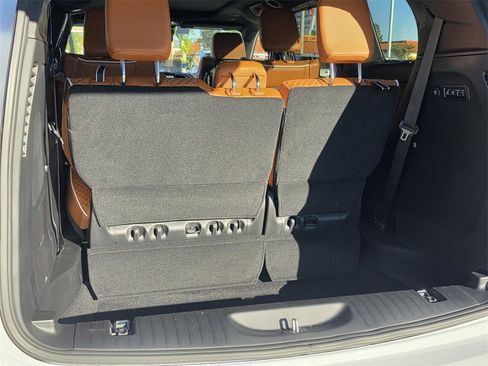 New 2026 Chrysler Pacifica Pinnacle image 12