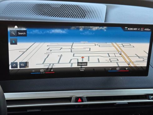 Used 2023 BMW iX xDrive50 w/ Premium Package image 18