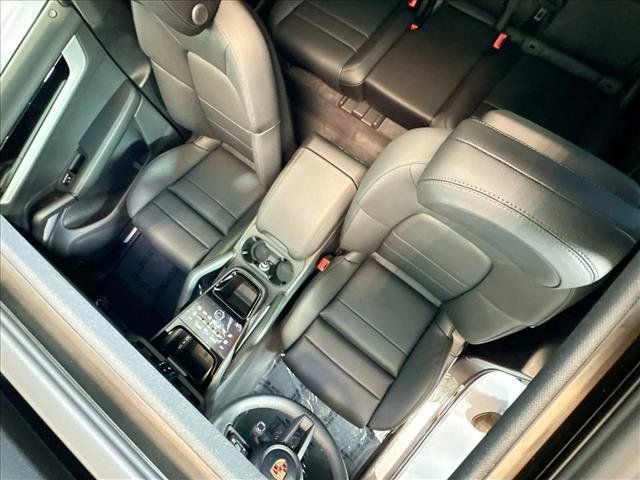 Used 2026 Porsche Cayenne AWD/4WD image 20