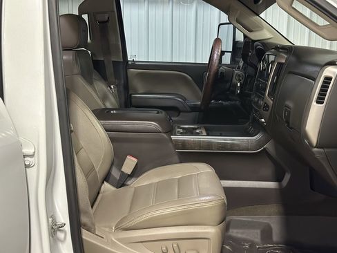 Used 2015 GMC Sierra 2500 Denali w/ Duramax Plus Package image 5