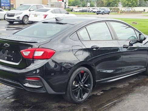Used 2018 Chevrolet Cruze LT w/ Redline Edition FWD image 6