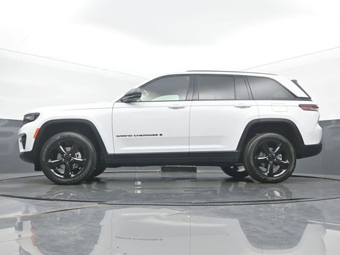 New 2025 Jeep Grand Cherokee Altitude image 47