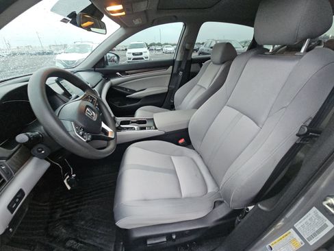 Used 2019 Honda Accord EX image 10