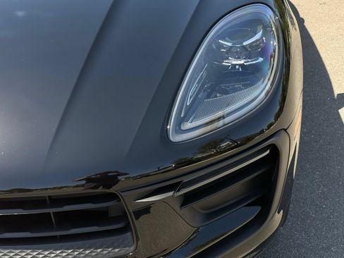 Used 2026 Porsche Macan AWD/4WD image 11