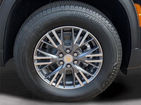 New 2026 Chevrolet Traverse LT w/ LPO, Floor Liner Package FWD image 38