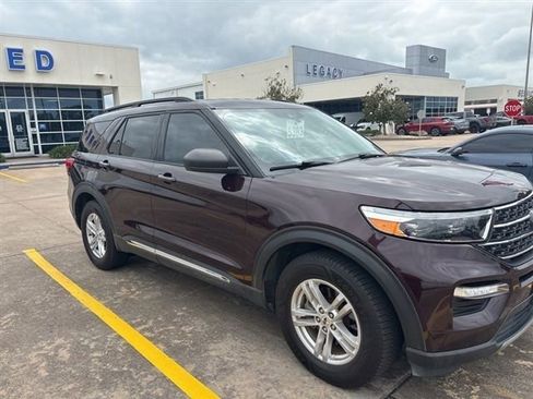 Used 2023 Ford Explorer XLT w/ Equipment Group 202A RWD image 1