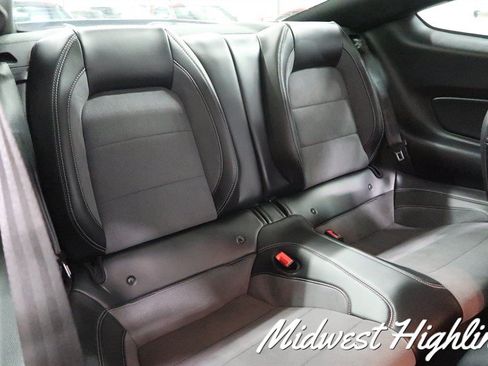 Used 2019 Ford Mustang Shelby GT350 w/ Technology Package RWD image 40