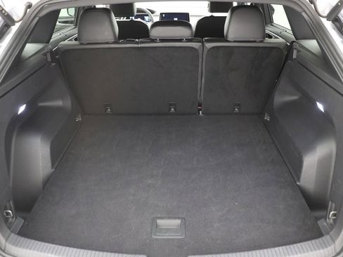 Used 2025 Volkswagen Atlas Cross Sport SE image 28