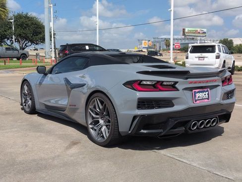 Used 2024 Chevrolet Corvette Z06 w/ Chrome Exterior Badge Package RWD image 7