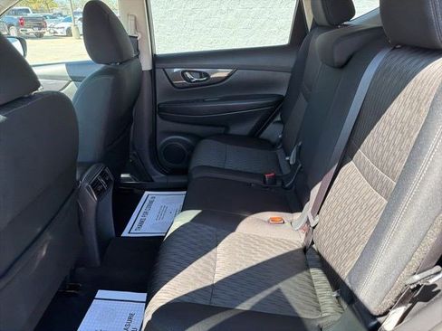 Used 2018 Nissan Rogue SV image 14