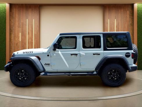 Used 2022 Jeep Wrangler Unlimited Sport AWD/4WD image 29
