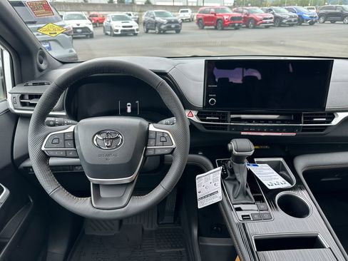 New 2026 Toyota Sienna XLE Woodland Edition image 16