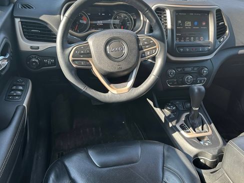 Used 2017 Jeep Cherokee High Altitude w/ Luxury Group AWD/4WD image 13