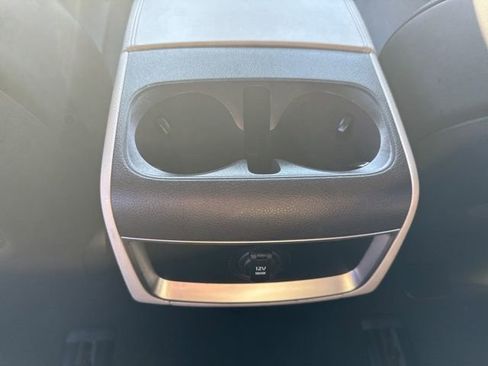 Used 2024 Kia Carnival LX image 38