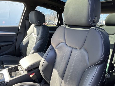 Used 2024 Audi Q5 2.0T Prestige w/ Prestige Package image 16