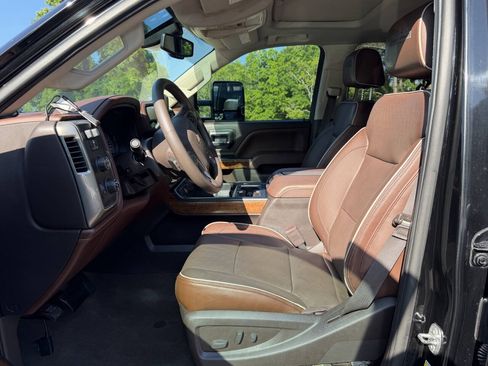 Used 2015 Chevrolet Silverado 2500 High Country AWD/4WD image 4