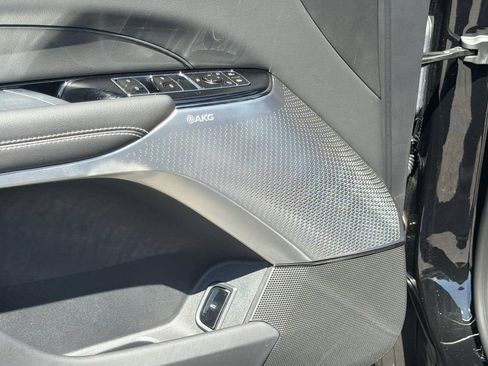 Used 2026 Cadillac Lyriq V w/ Exterior Carbon Fiber Package AWD/4WD image 21