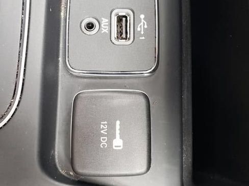 Used 2022 Jeep Cherokee Latitude Lux w/ Sun & Sound Group AWD/4WD image 21