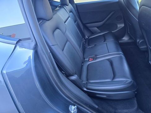 Used 2021 Tesla Model Y Long Range image 40