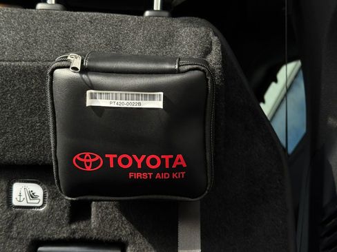 Certified 2025 Toyota Sienna Limited image 34