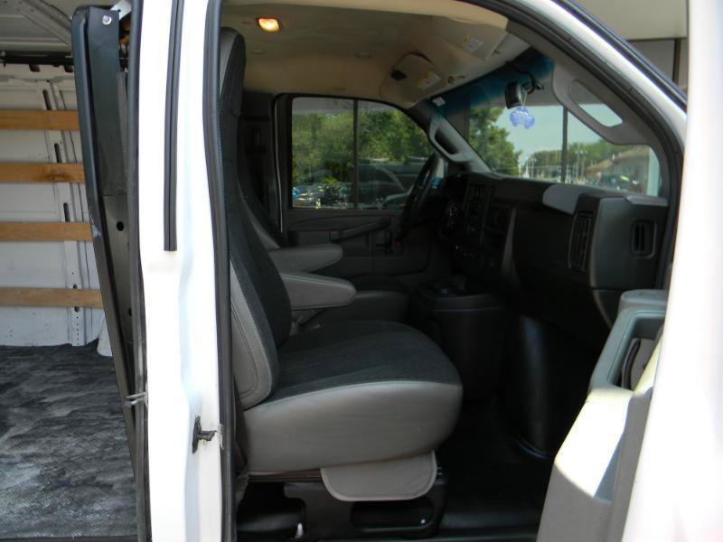 Used 2019 Chevrolet Express 2500 w/ Driver Convenience Package RWD image 12