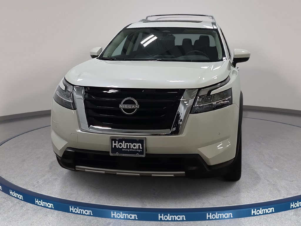 Used 2024 Nissan Pathfinder SL w/ SL Premium Package AWD/4WD image 3