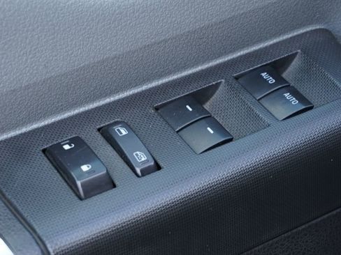 Used 2015 Ford F650 2WD Crew Cab Super Duty image 22