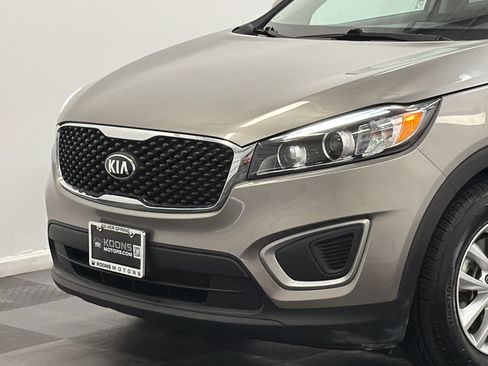 Used 2016 Kia Sorento LX AWD/4WD image 2