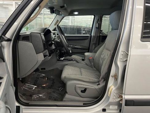 Used 2006 Jeep Commander 4WD image 14