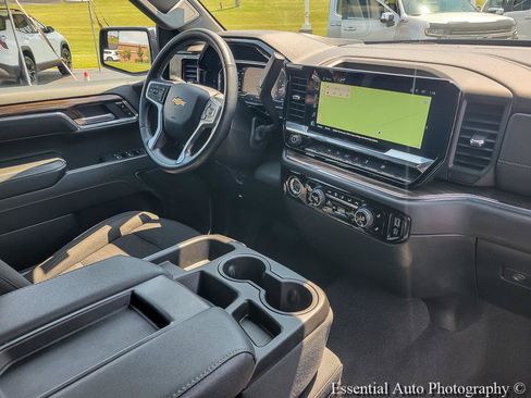 Used 2024 Chevrolet Silverado 1500 LT AWD/4WD image 26