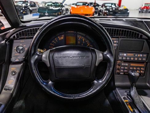 Used 1990 Chevrolet Corvette Coupe RWD image 13
