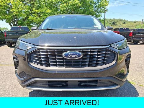 Used 2024 Ford Escape Active AWD/4WD image 2