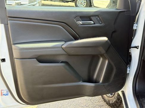 Used 2025 GMC Canyon Elevation RWD image 21