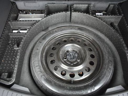 Used 2017 Ford Escape Titanium image 43