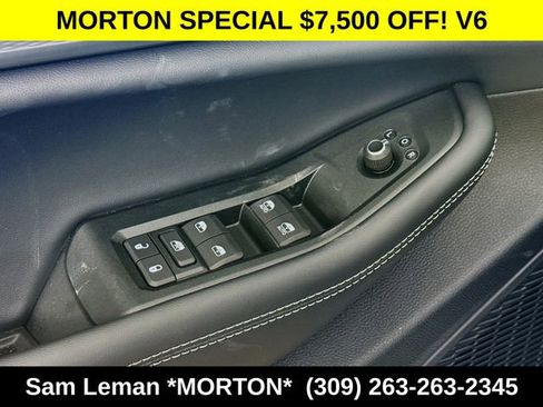 New 2025 Jeep Grand Cherokee Laredo w/ Luxury Tech Group I AWD/4WD image 17