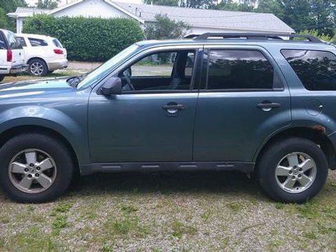 Used 2010 Ford Escape XLT FWD image 9
