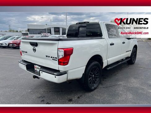Used 2018 Nissan Titan XD AWD/4WD image 3