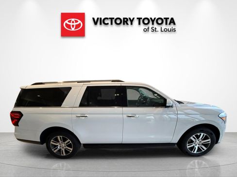 Used 2024 Ford Expedition Max Limited AWD/4WD image 2
