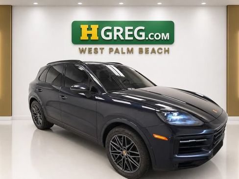 Used 2024 Porsche Cayenne AWD/4WD image 4
