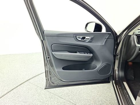 Certified 2025 Volvo XC60 B5 Plus image 29