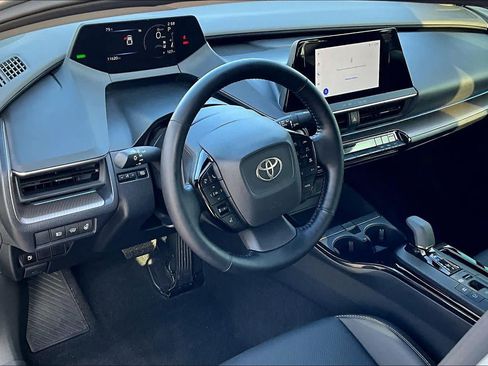 Used 2024 Toyota Prius XLE FWD image 17