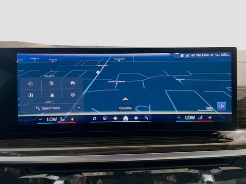 Used 2024 BMW X5 sDrive40i w/ Premium Package image 9