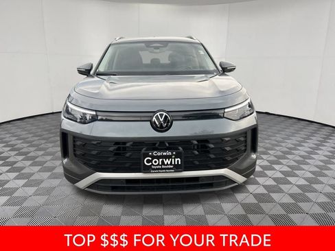 Used 2026 Volkswagen Tiguan SE AWD/4WD image 2