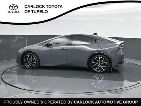 Used 2025 Toyota Prius Plug-In Hybrid FWD image 9