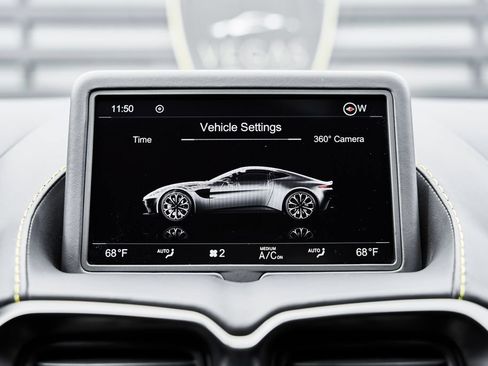 Used 2023 Aston Martin V8 Vantage Coupe RWD image 55