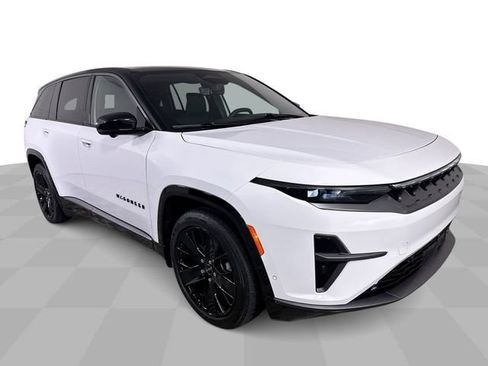 Used 2024 Jeep Wagoneer Launch Edition image 2